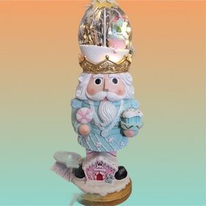 Cupcakes and Cashmere LED Musical Spinning
Pastel Nutcracker Gingerbread New